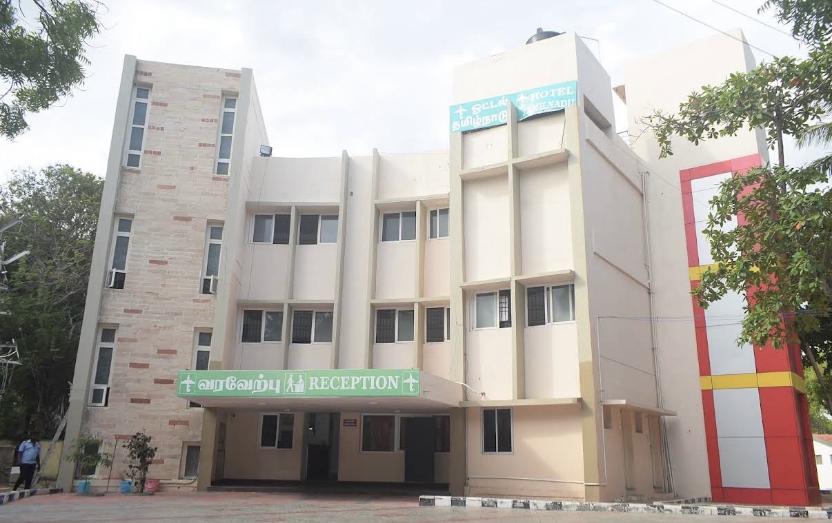 Hotel Tamil Nadu Thiruchendur building view